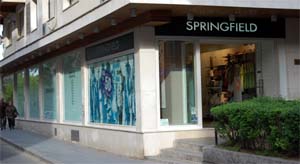 Escaparate de tienda de ropa.